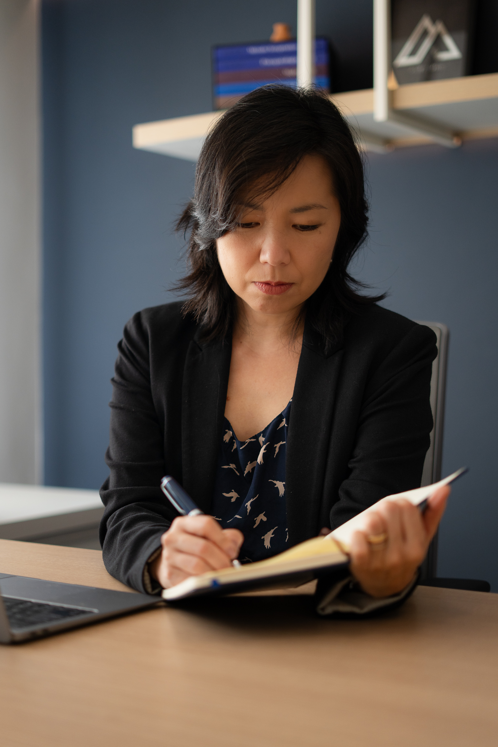 Dra. Tamira Terao Arakaki, especialista em Medicina Física e Reabilitação.